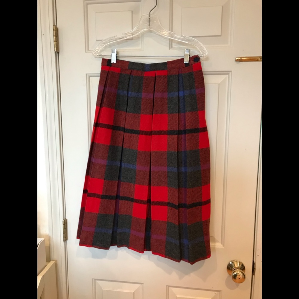 Vintage 1950’s wool pleated skirt. Stunning colors